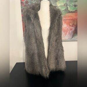 Calvin Klein women’s Faux fur Vest